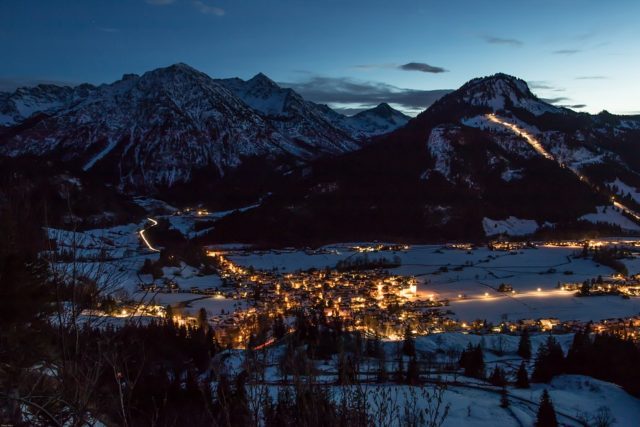 Die fünf magischsten Reiseziele Deutschlands für Motorradfahrer 4 blue hour 1183756 960 720 e1551362722117 | Rabatt-Coupon.com | Überall sparen mit Gutscheinen