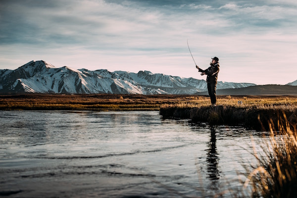 Ein Mann beim Fischen | Rabatt Coupon