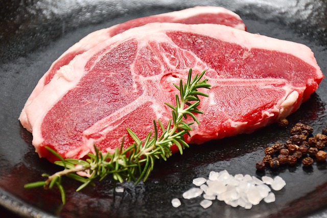 Ein rohes Stück Fleisch | Gourmetfleisch Gutschein