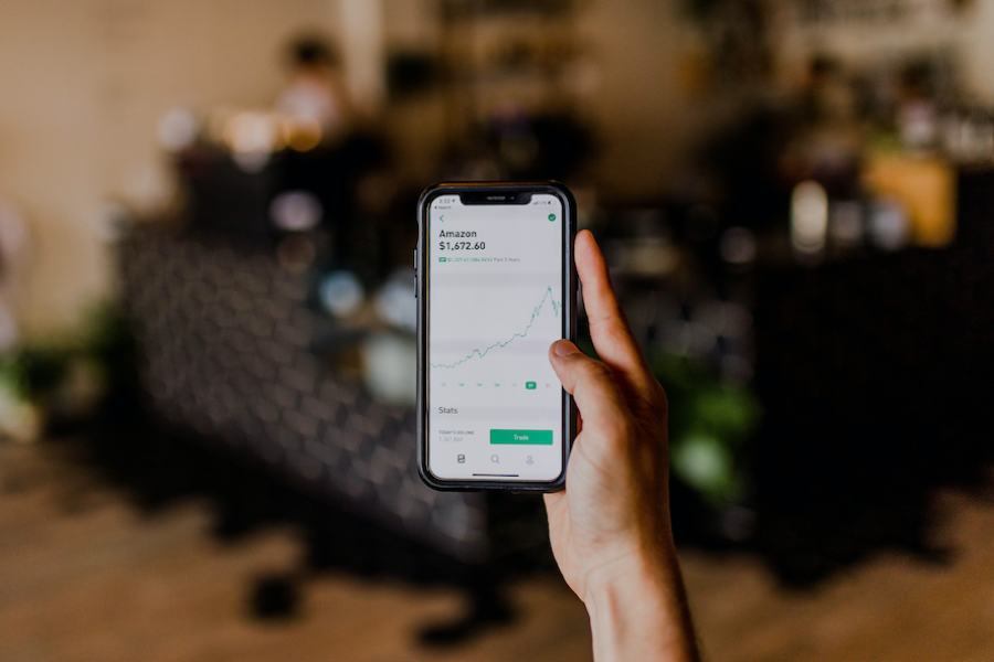 Lege nicht dein komplettes Geld in eine Aktie oder in ein Unternehmen an! Streue deine Anlage. selbst in Aktien anlegen | www.rabatt-coupon.com Bildquelle: canva.com