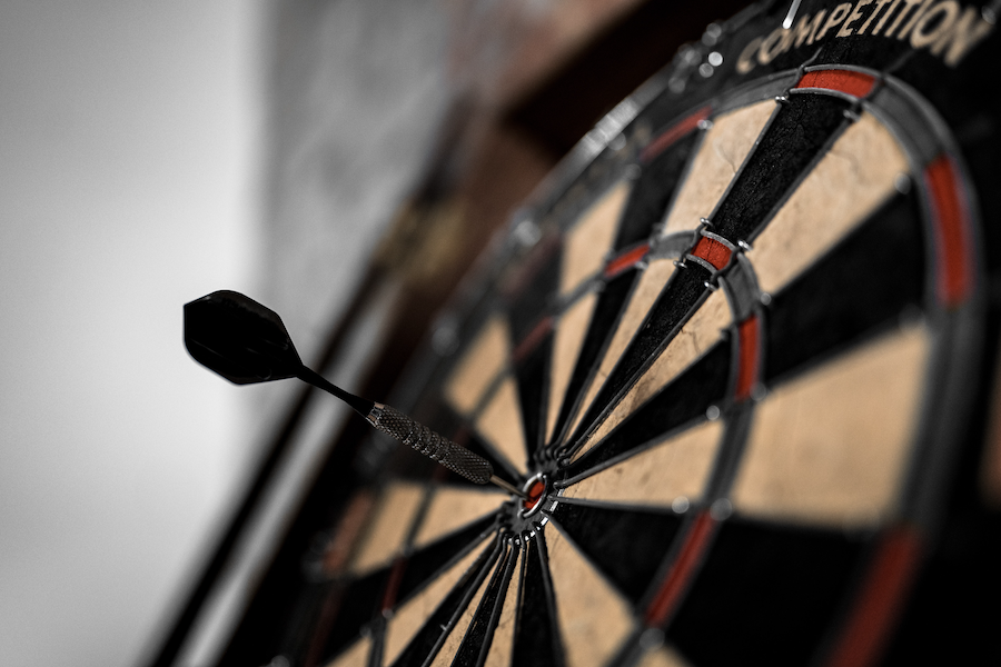 Holt euch die besten Dartscheiben mit Pfeilen der Superstars mit unseren Gutscheinen. Dart Regeln | www.rabatt-coupon.com