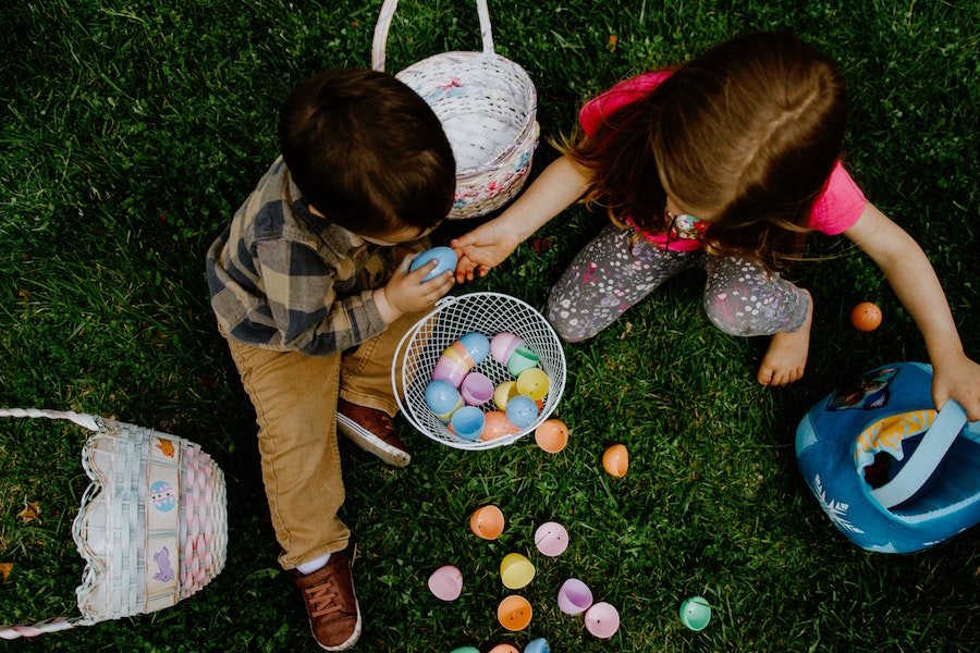 Eure Kinder können gerne bei der Osterdekoration mitmachen. Osterdekoration | Ostern 2021 | www.rabatt-coupon.com