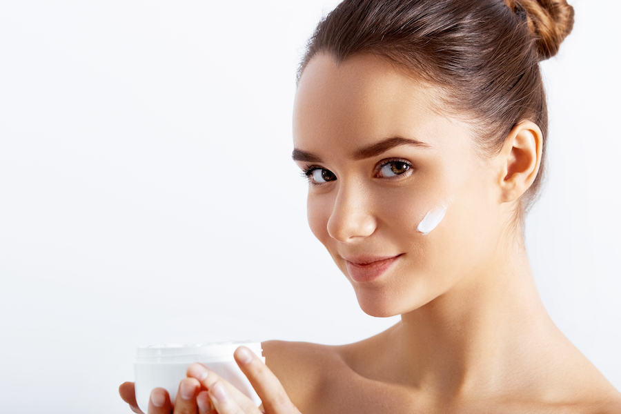 CBD Kosmetik ist wunderbar für die Haut. Findet's heraus mit unseren Gutscheinen CBD Kosmetik kaufen | www.rabatt-coupon.com