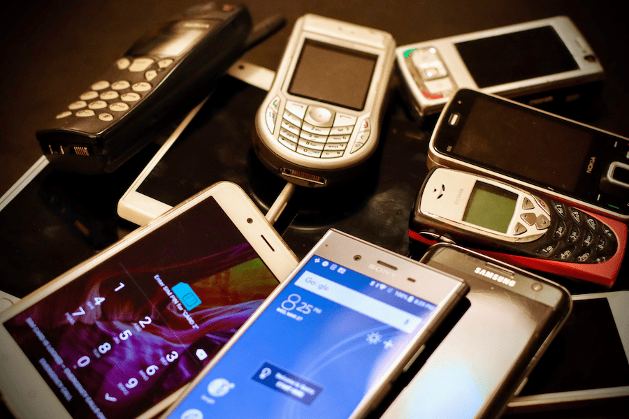Alte Handys erkennt man am Tastenfeld - heutzutage hat fast jedes Mobile Phone einen Touchscreen.