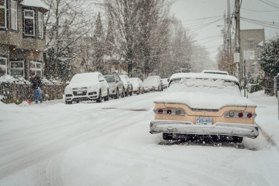 Auto im Schnee