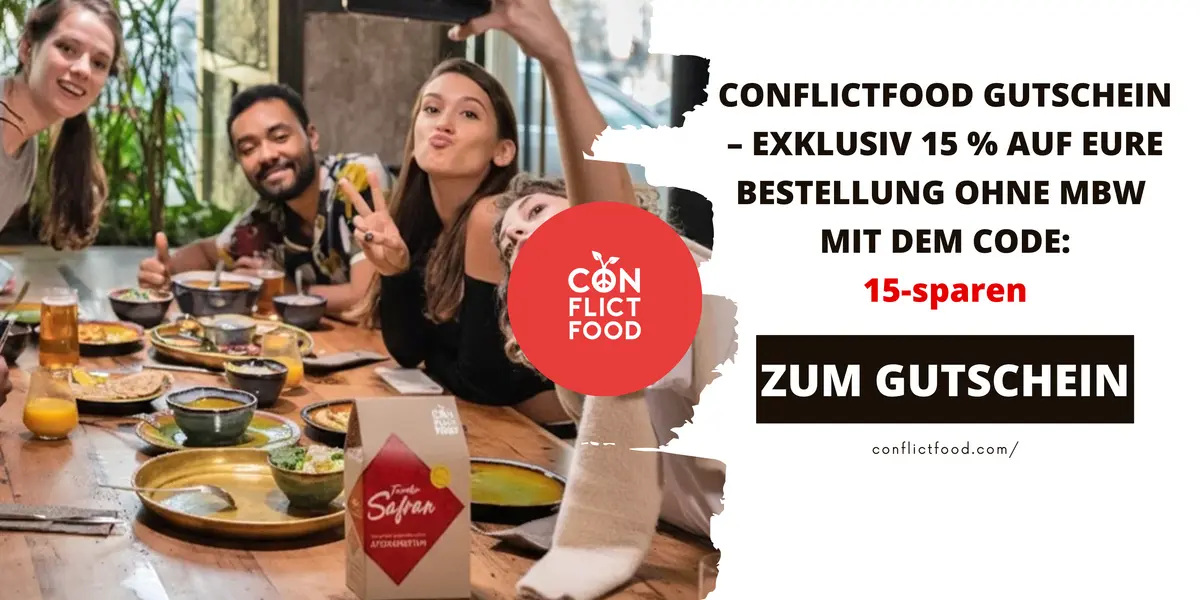 Gruppe beim gemeinsamen Essen an einem gedeckten Tisch, daneben Hinweis auf einen Conflictfood Gutschein mit 15 % Rabatt und dem Code 15-sparen.