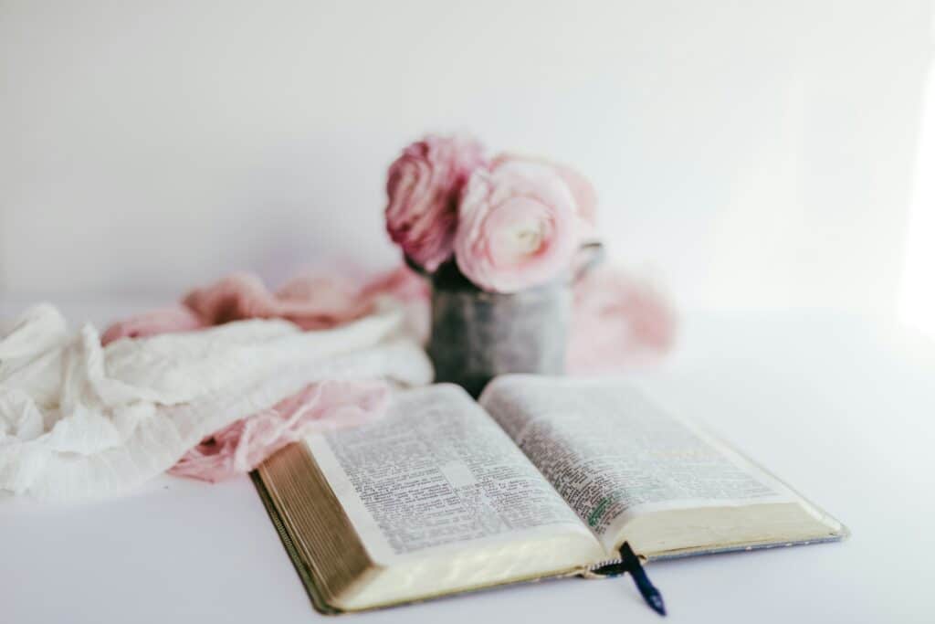 Osterferien: 4 Tage frei und 10 großartige Ideen für die Zeit zuhause 34 Osterferien Ostern Bibel lesen