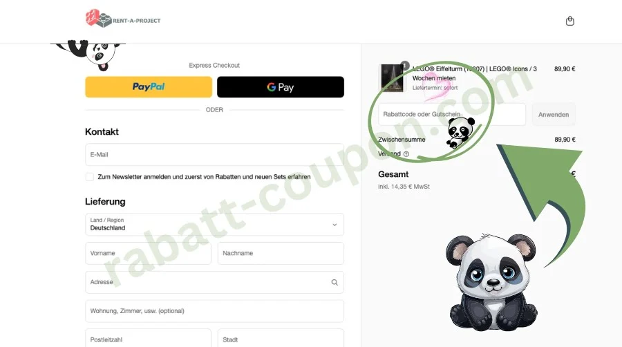 Das Bild zeigt den Checkout-Bereich des Shops Rent-a-Project - Lego mieten. Rechts im Warenkorb ist ein Feld zur Eingabe eines Rabattcodes oder Gutscheins markiert, daneben sitzt ein gezeichneter Panda. Links werden Kontakt- und Lieferdaten abgefragt, darüber befinden sich Express-Zahlungsoptionen wie PayPal und Google Pay.