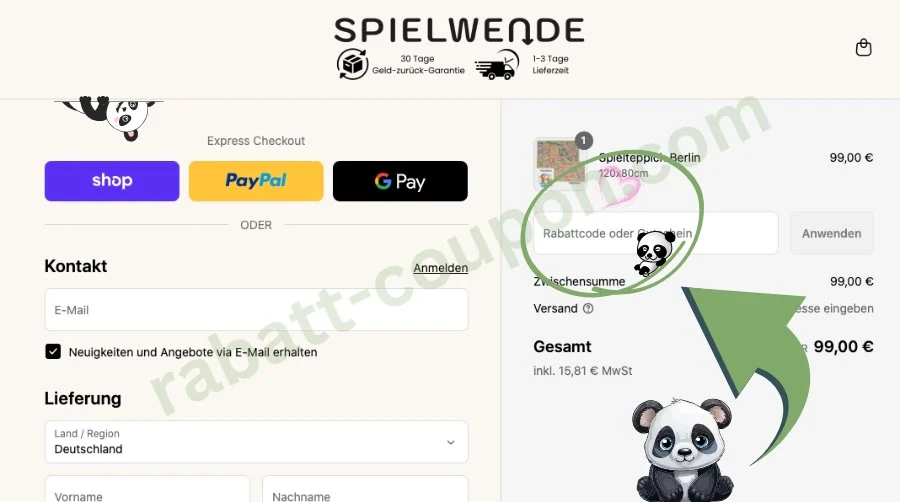 Das Bild zeigt den Checkout-Bereich des Onlineshops Spielwende mit den Express-Zahlungsoptionen Shop, PayPal und Google Pay. Rechts ist ein Spielteppich für 99,00 € im Warenkorb sichtbar, darunter ein Feld zur Eingabe von Rabattcode oder Gutschein. Ein grüner Pfeil und Panda-Illustrationen heben dieses Eingabefeld hervor.