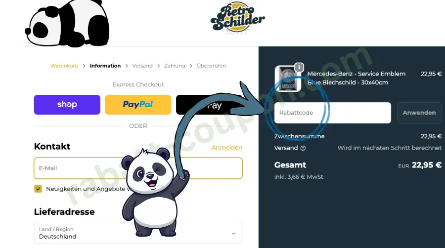 Das Bild zeigt den Warenkorb im Onlineshop von Retroschilder. Rechts befindet sich das Feld zur Eingabe eines Rabattcodes, das blau markiert und mit einem Pfeil hervorgehoben wird. Zwei Panda-Grafiken lenken zusätzlich die Aufmerksamkeit auf dieses Gutscheinfeld.