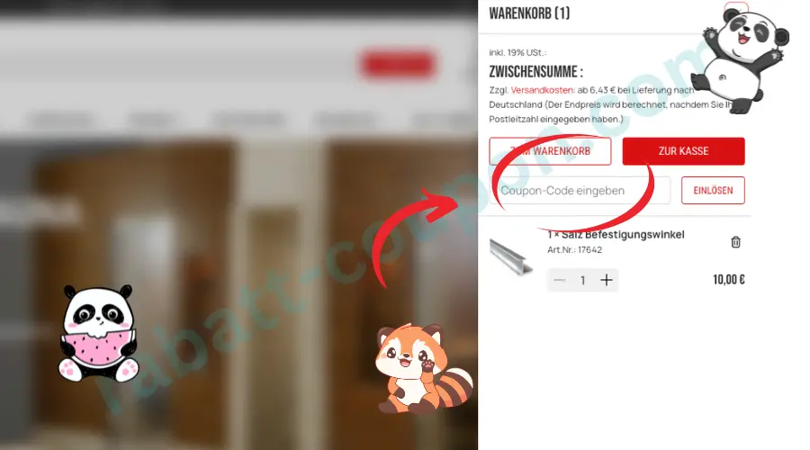 Das Bild zeigt den Warenkorb von amilano, in dem ein Befestigungswinkel für 10,00 € liegt. Rechts befindet sich die Bestellübersicht mit der Zwischensumme und einem Eingabefeld für einen Coupon-Code. Ein roter Pfeil hebt das Feld zum Eingeben des Rabattcodes deutlich hervor. 